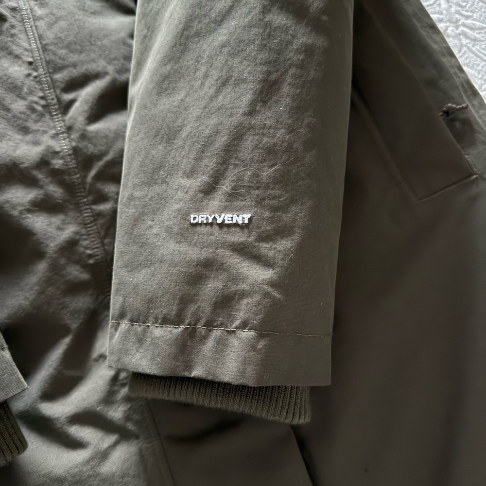 The Northface Parka Down Coat - Picture 10 of 11